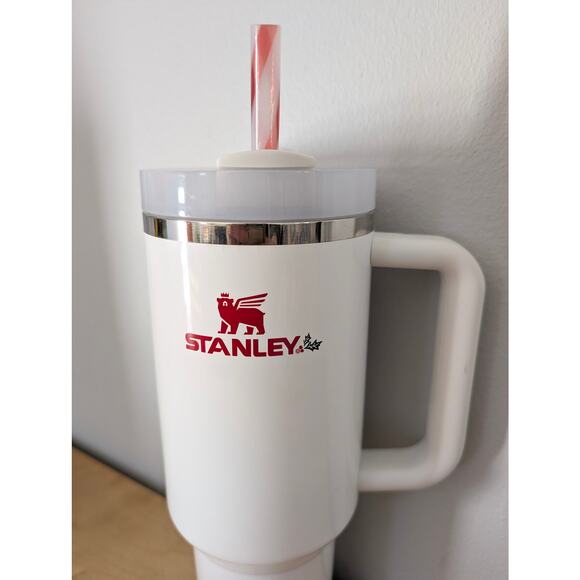 Stanley Mistletoe Twist Quencher 40oz Tumbler - Mint Condition - Limited Edition - Picture 2 of 5